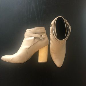 Pied Juste wrap buckle wood heeled boots